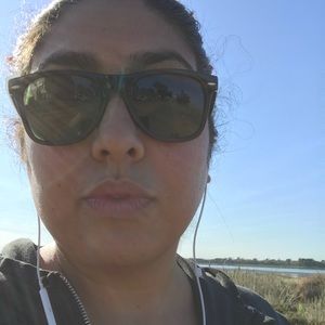 Meet your Posher, Esperanza